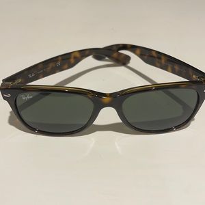 Ray Ban New Wayferer RB2132